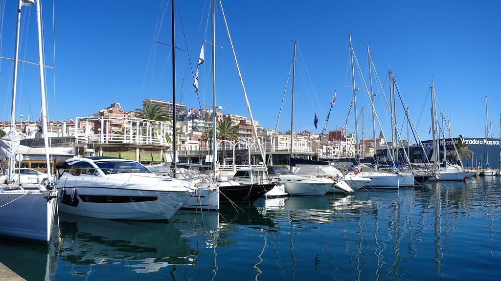 Marina Port & Beach-Apartment Masnou Buitenkant foto